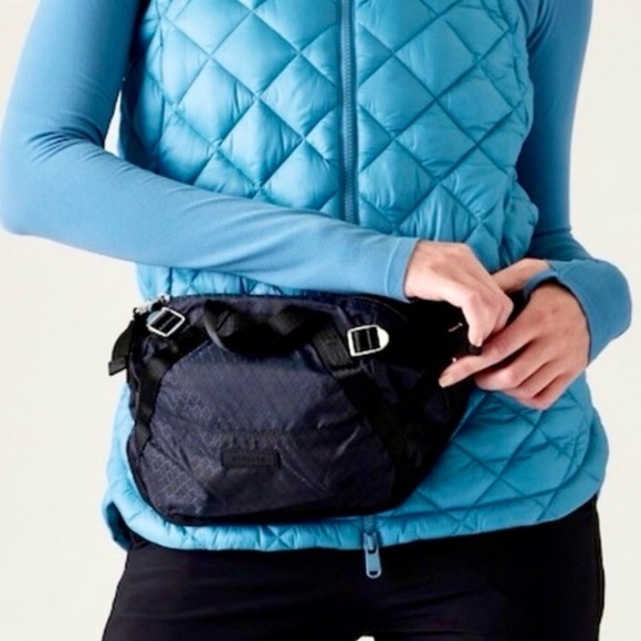 Athleta Excursions Large Belt Bag in Black - Picture 2 of 11